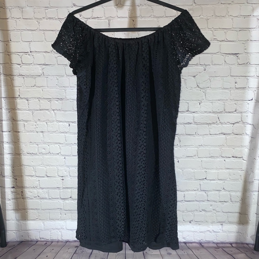 Black Lace Dress With Off-Shoulder Short Sleeves
